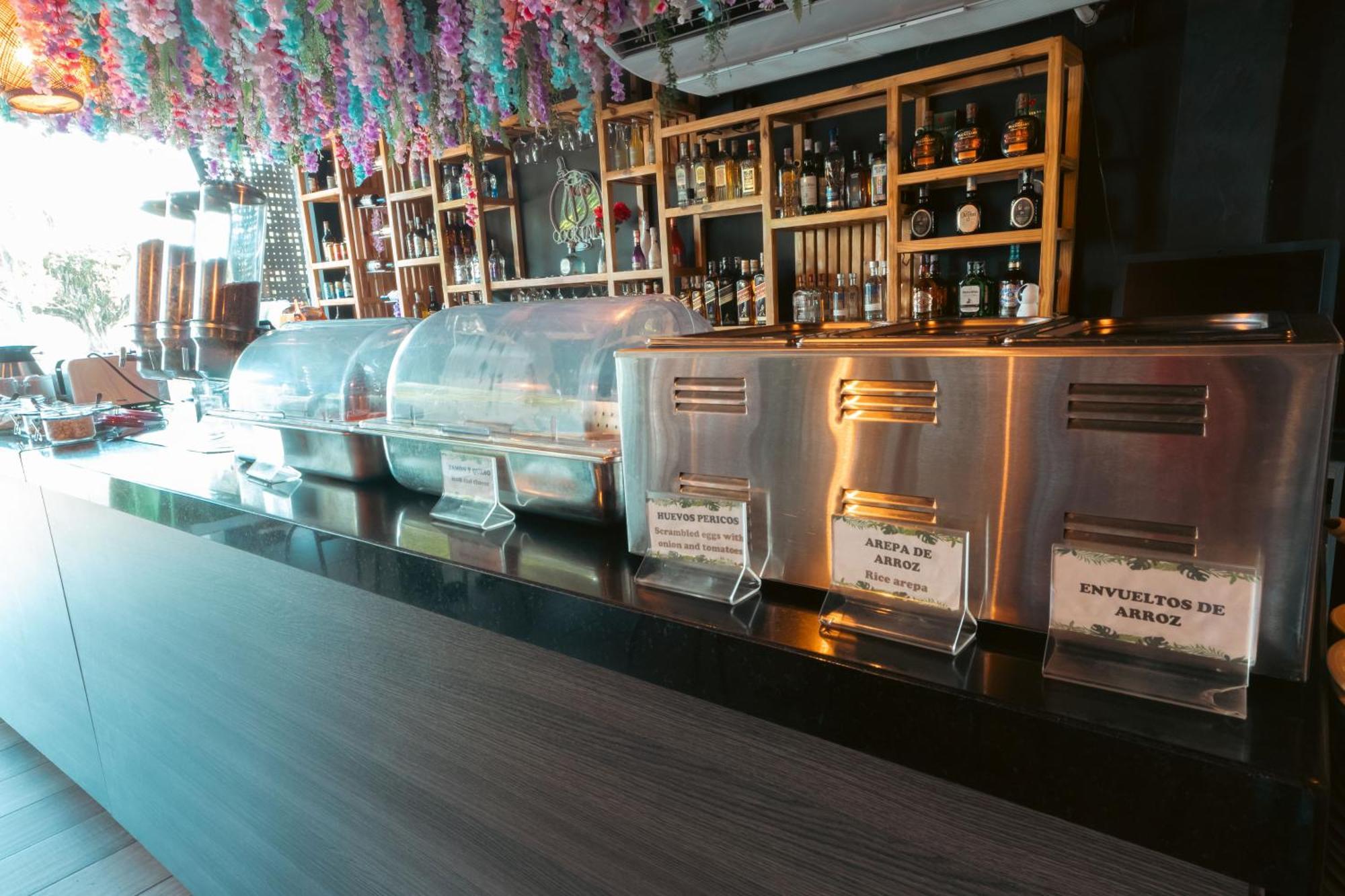 Hotel El Aeropuerto San José del Guaviare 외부 사진